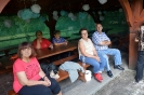 Seniorzy na grzybobraniu w Lasach Kozłowieckich